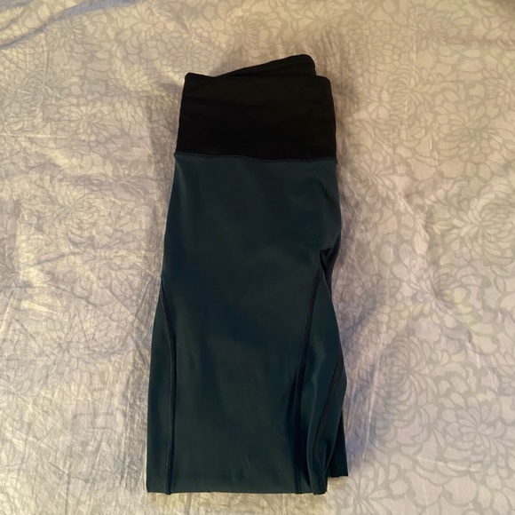 Lululemon leggings size 6 - Picture 1 of 2